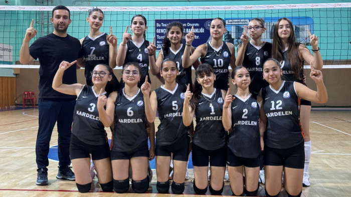 Kardelen Koleji Yıldız Kız Voleybol Takımı Grup Şampiyonu Olarak Türkiye Yarı Finallerine Yükseldi!