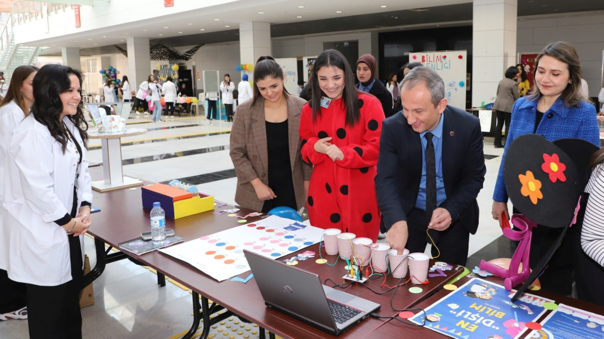 NEVÜ’den “Çocuklar Eğlenerek Öğrenir” Temalı Bilim Şenliği